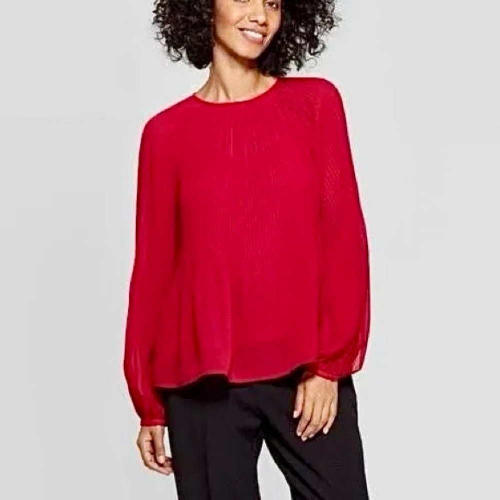 💋 Gorgeous Red Flowy Blouse with Cami - Picture 3 of 13